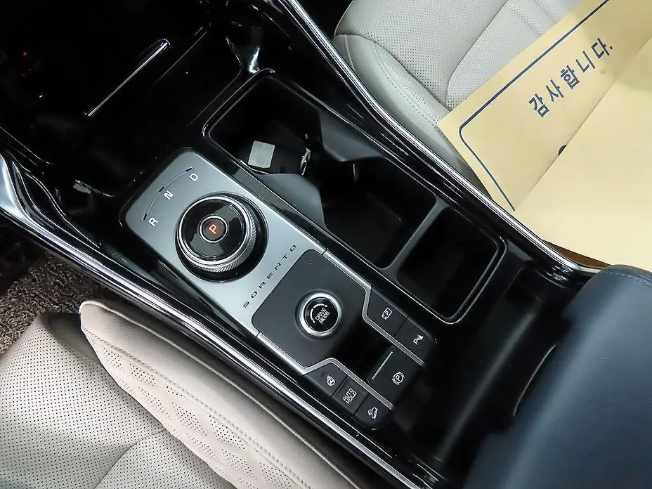 Kia Sorento — фото 10