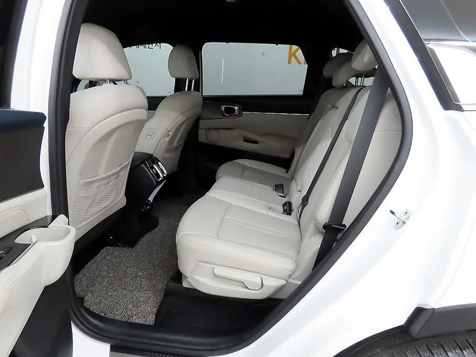 Kia Sorento — фото 7
