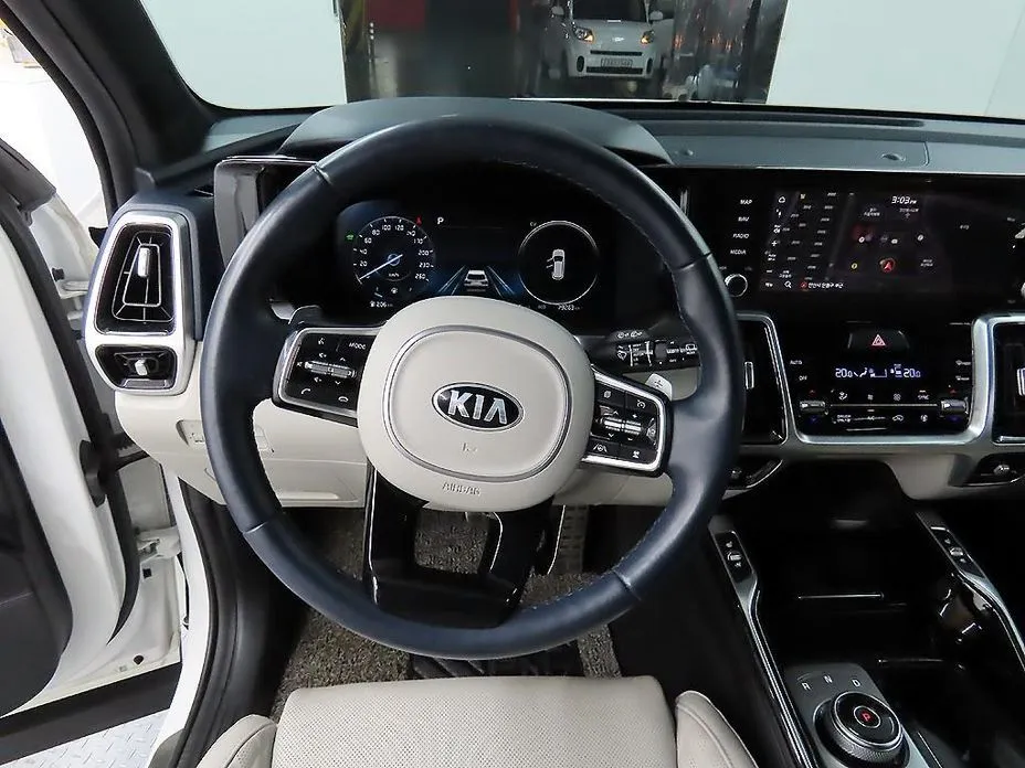 Kia Sorento — фото 9
