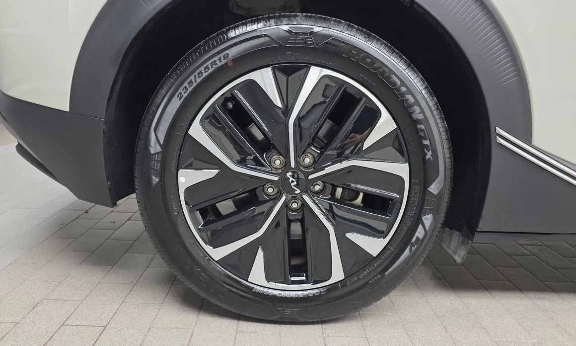 Kia EV6 — фото 6
