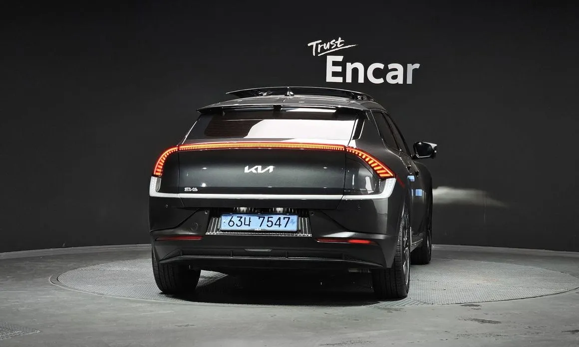 Kia EV6 — фото 10