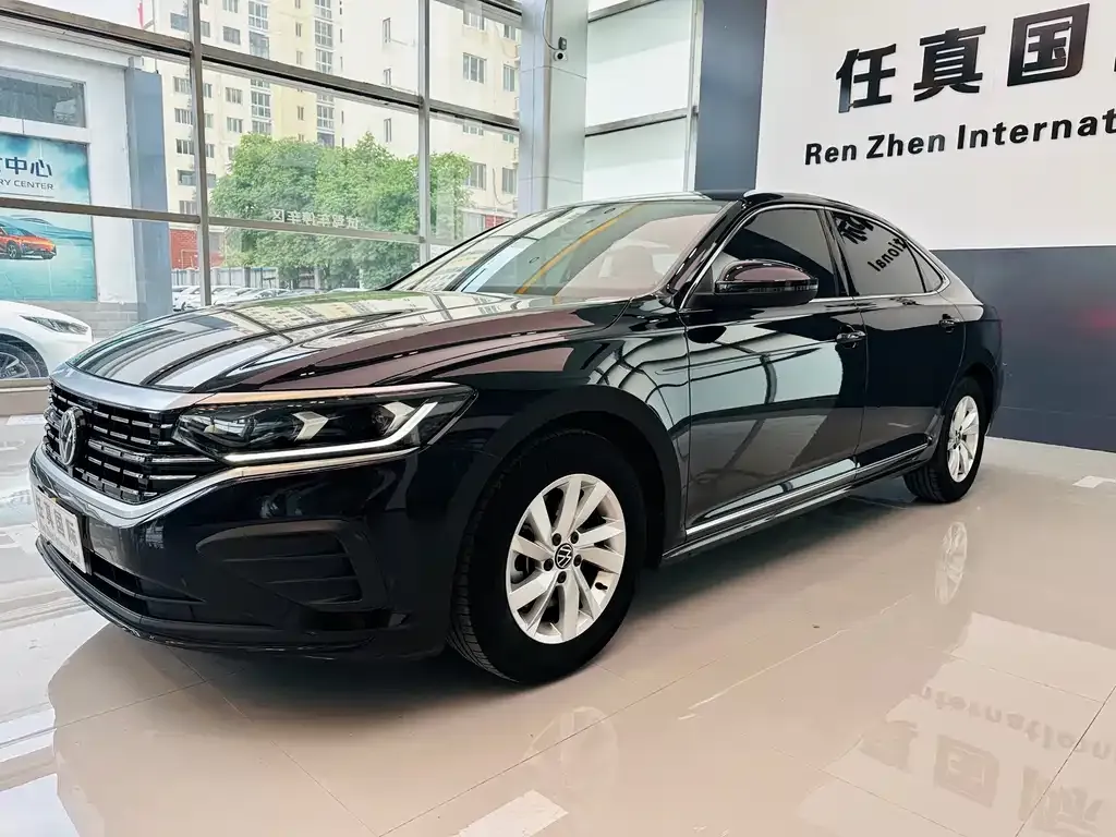 Volkswagen Passat — фото 1