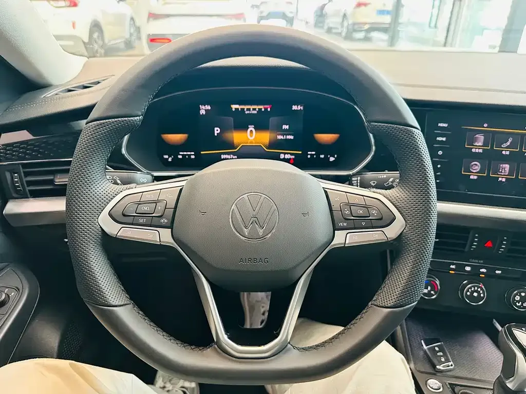 Volkswagen Passat — фото 9