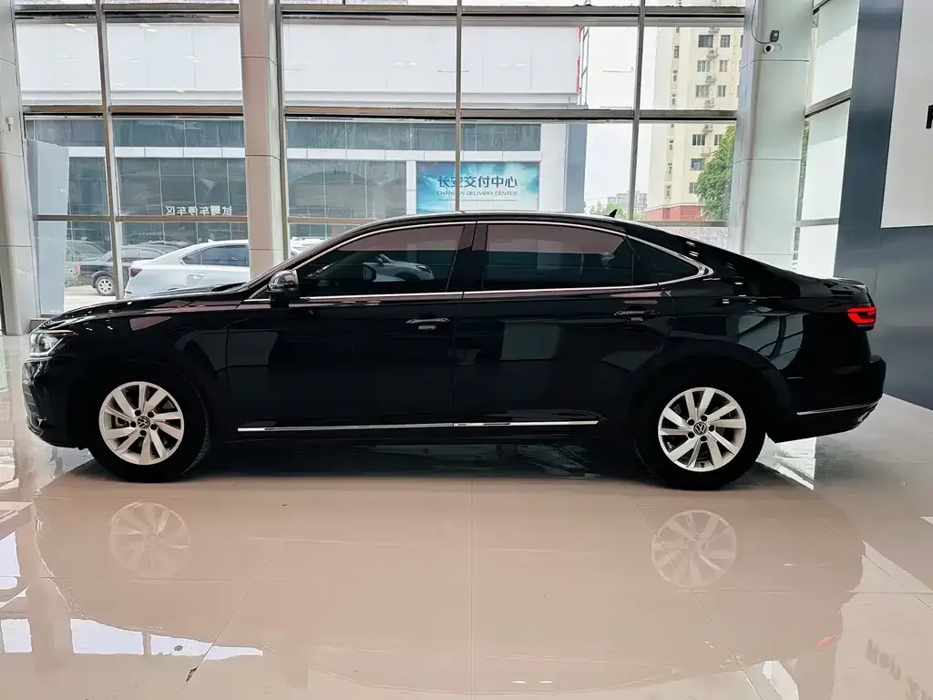 Volkswagen Passat — фото 8