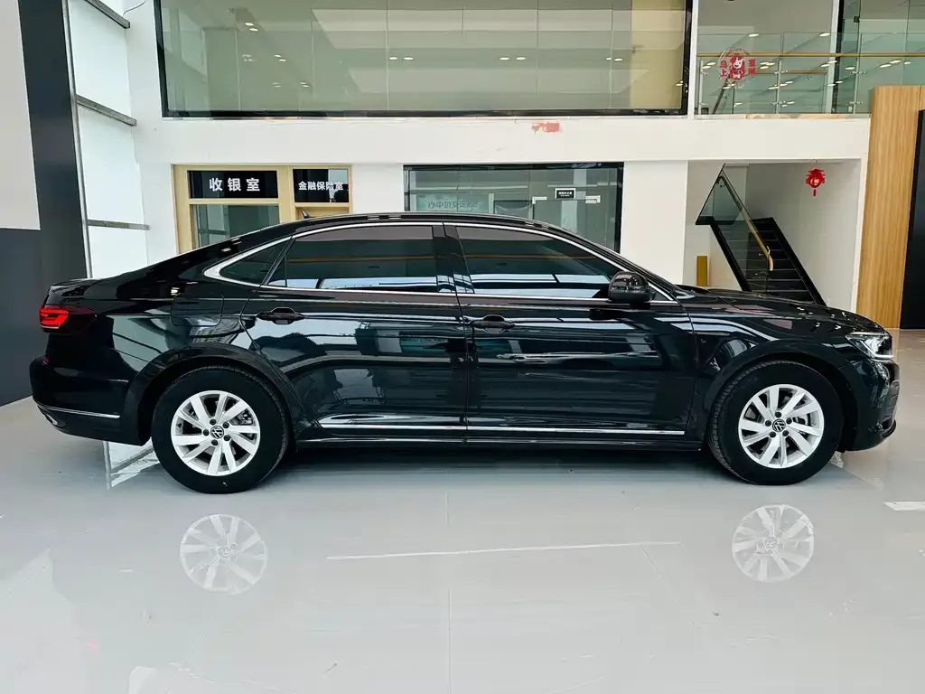 Volkswagen Passat — фото 5