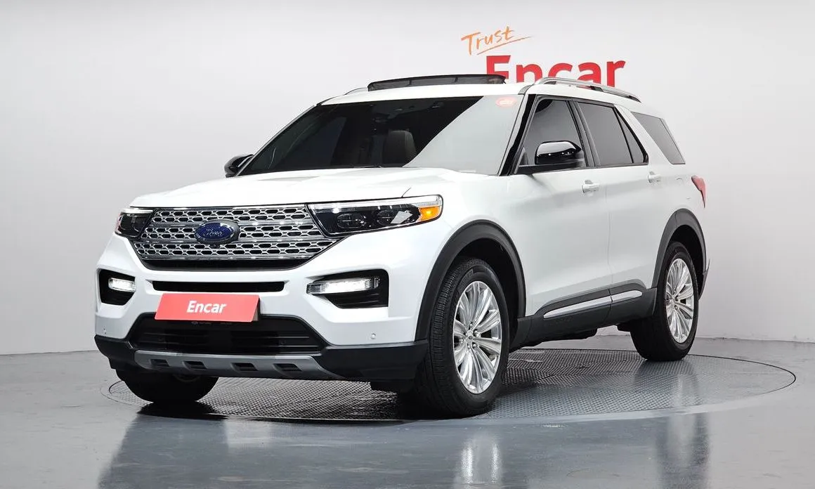 Ford Explorer — фото 1