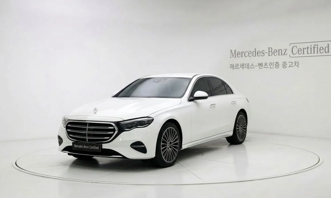 Mercedes-Benz E-Class — фото 1