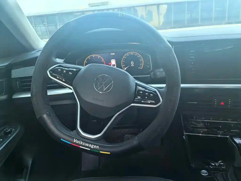 Volkswagen Passat — фото 6