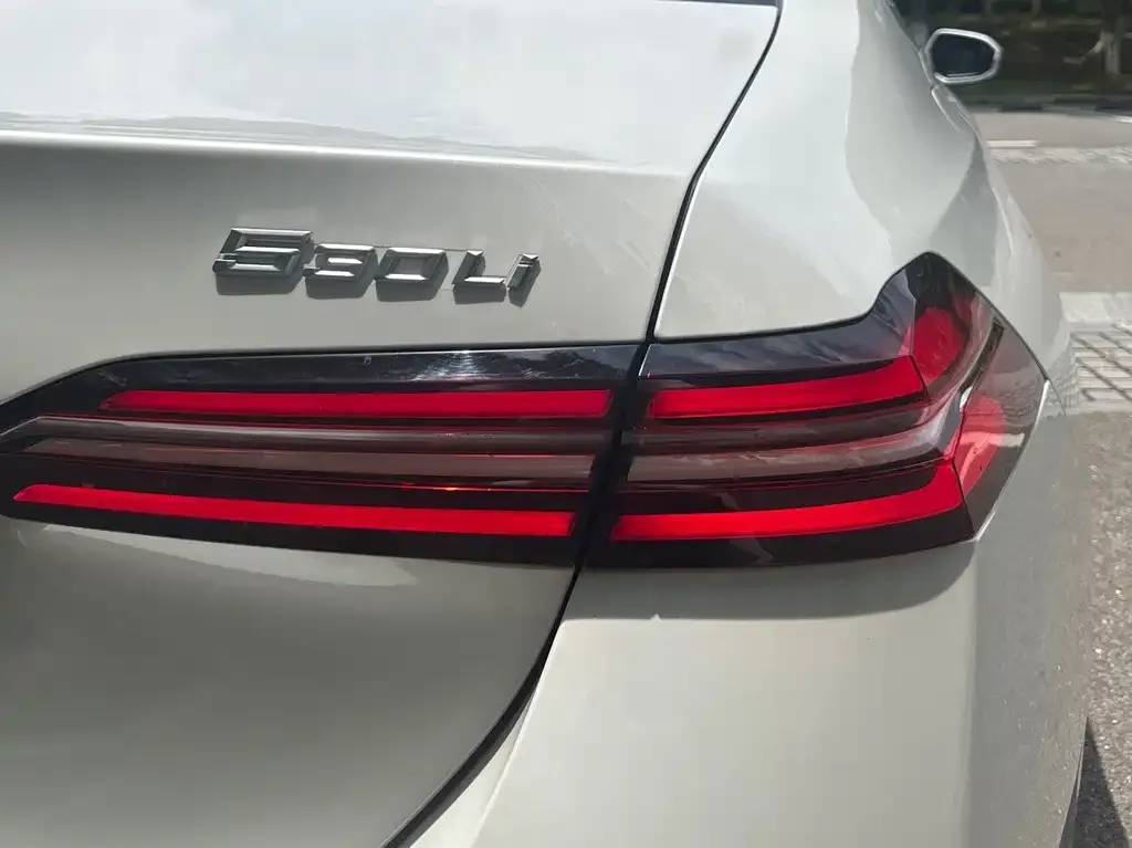 BMW 5 Series — фото 4