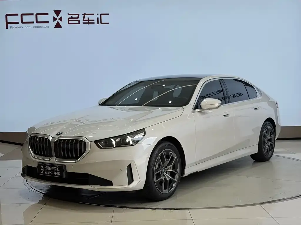 BMW 5 Series — фото 1