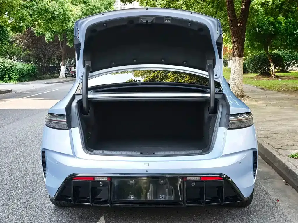 BYD Seal — фото 9
