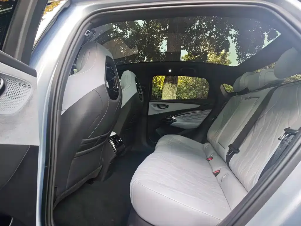 BYD Seal — фото 3
