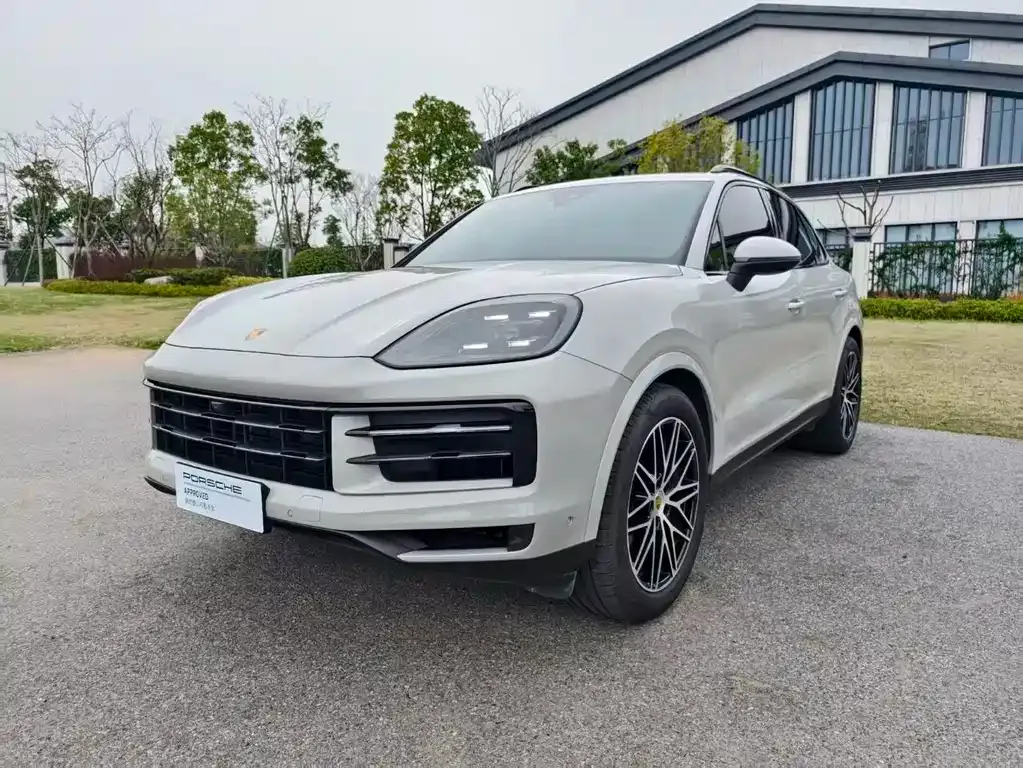 Porsche Cayenne — фото 1