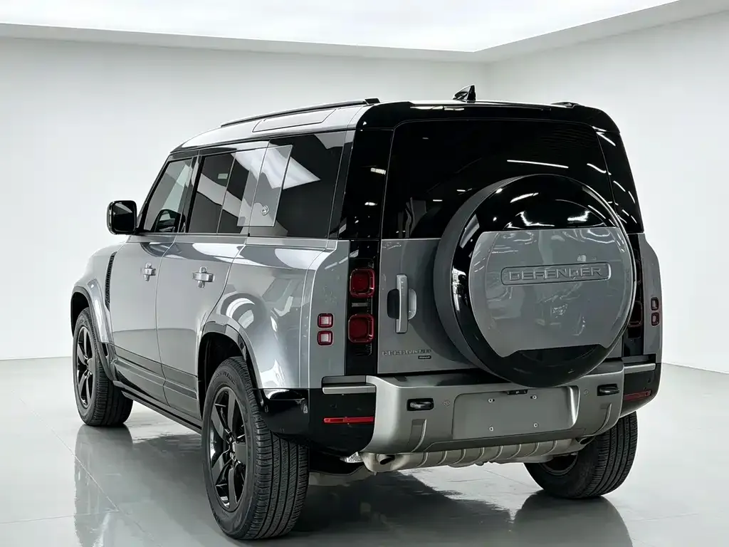 Land Rover Defender — фото 6