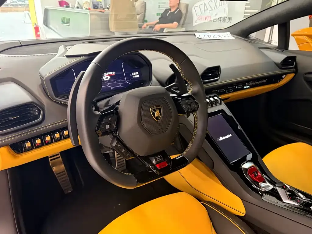 Lamborghini Huracan — фото 10