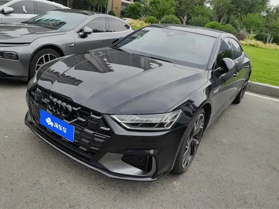 Audi A7L — фото 1