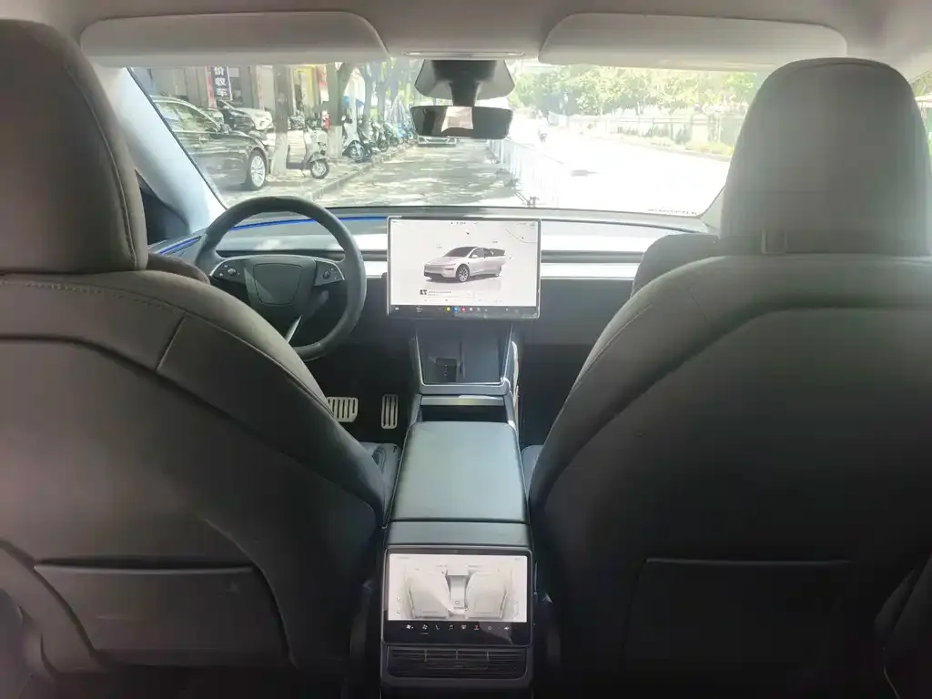 Tesla Model Y — фото 2