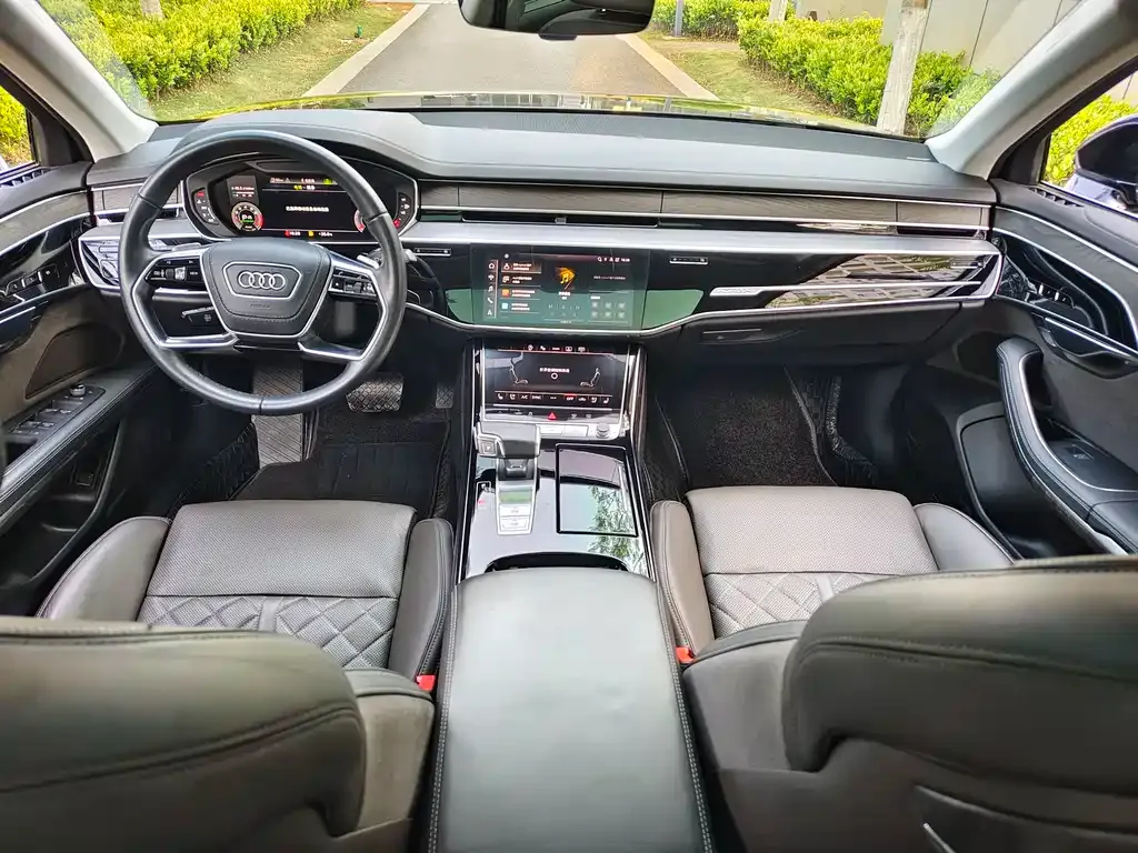 Audi A8 — фото 8