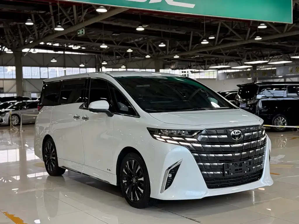 Toyota Alphard — фото 3