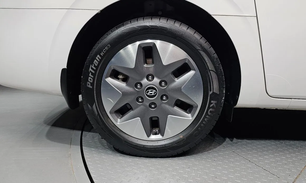 Hyundai Staria — фото 3