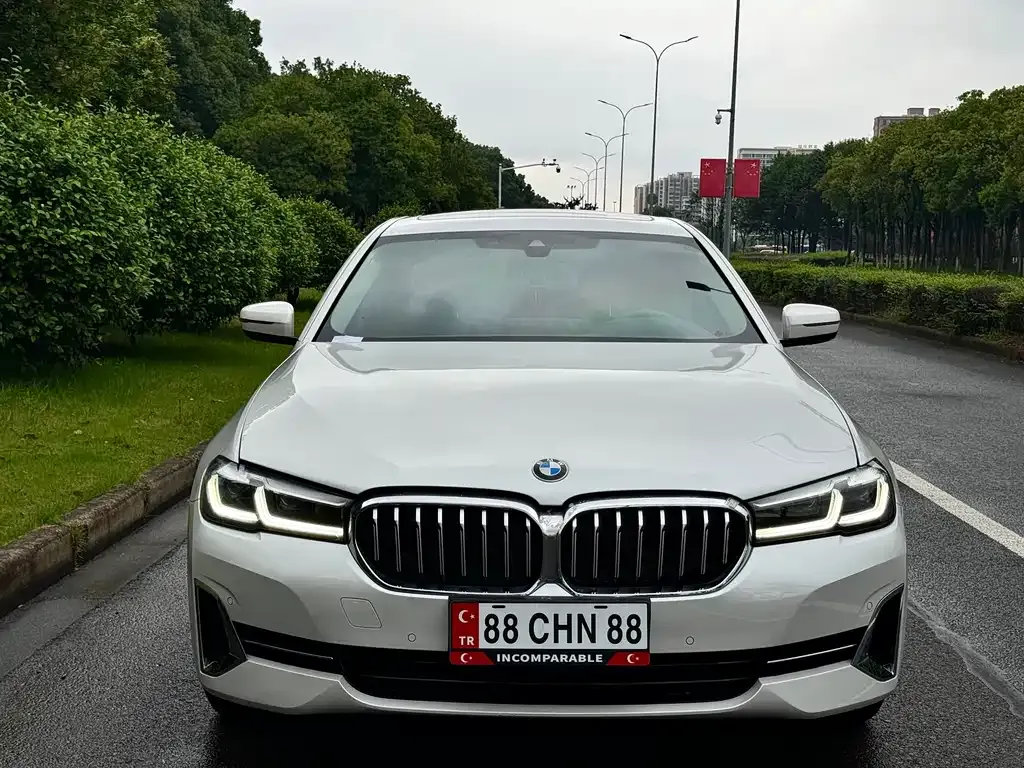 BMW 5 Series — фото 8
