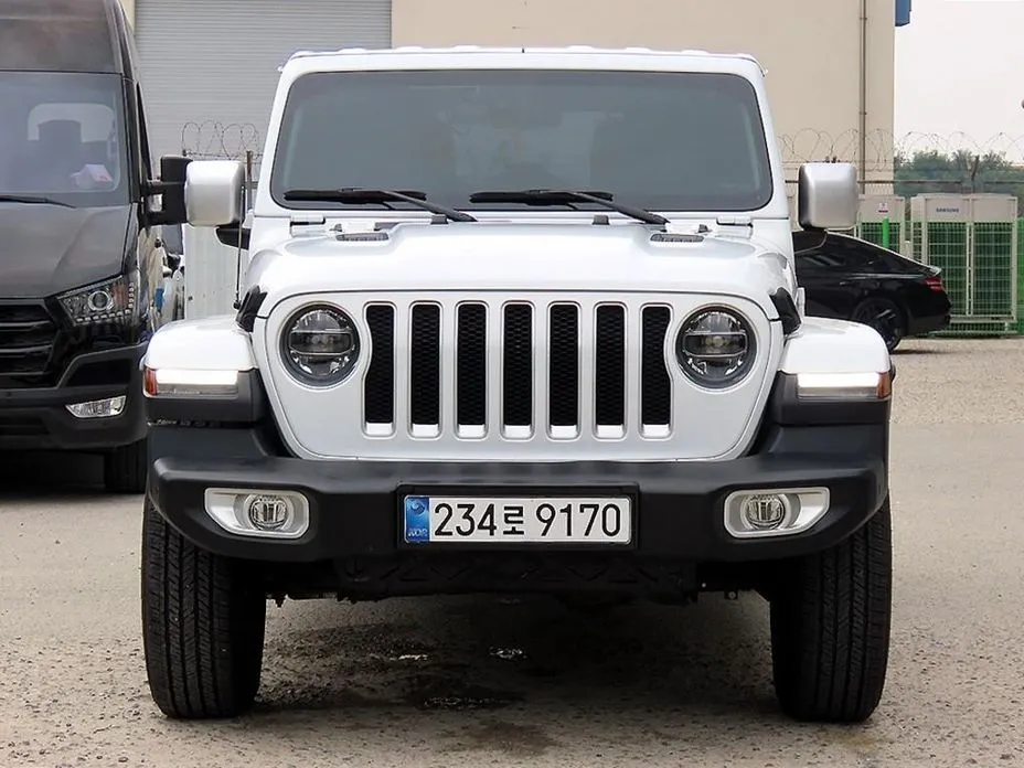 Jeep Wrangler — фото 1