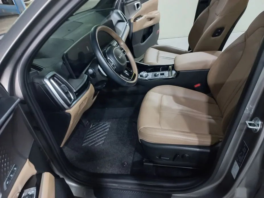 Kia Sorento — фото 6