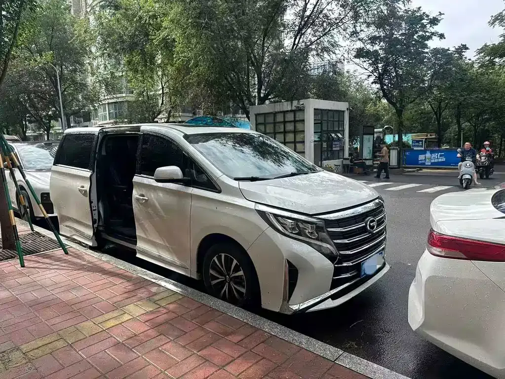 GAC Motor Trumpchi M8 — фото 1