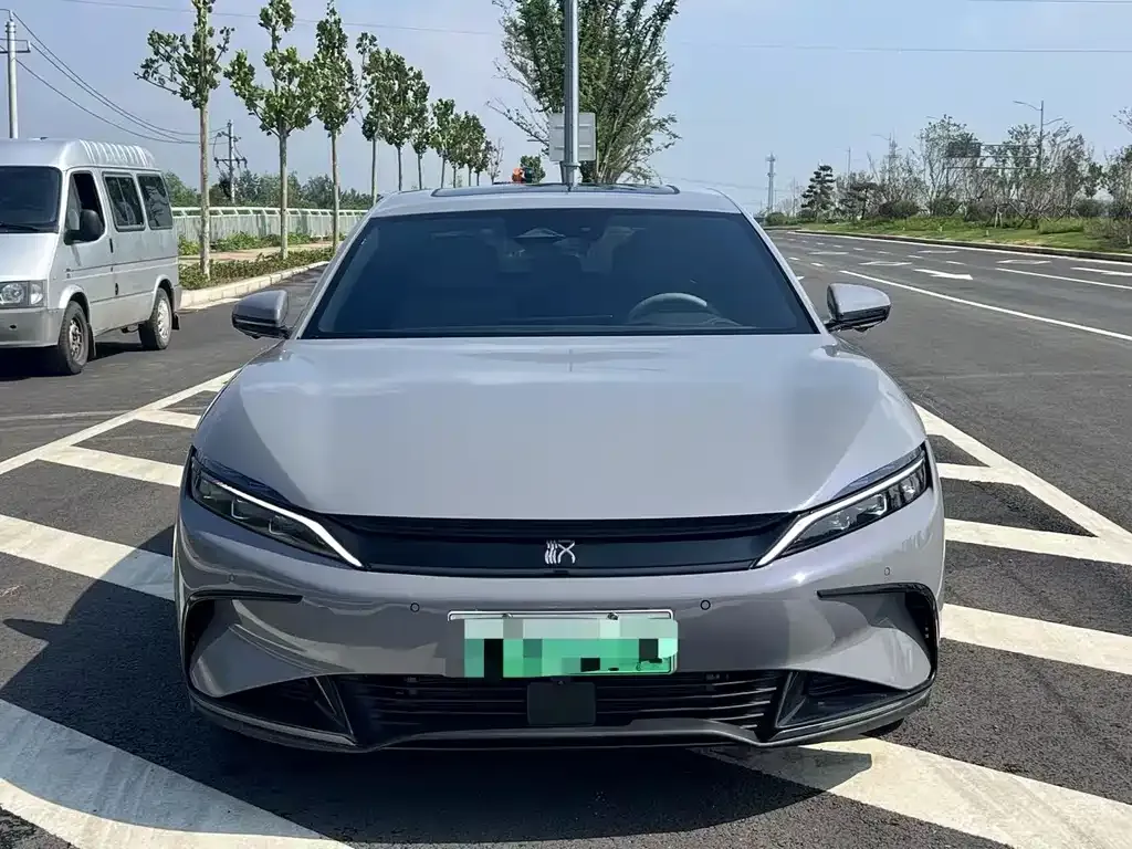 BYD Han — фото 5