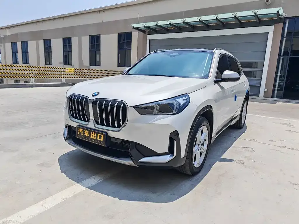 BMW X1 — фото 1