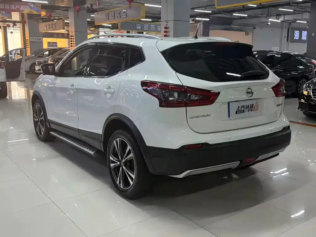 Nissan Qashqai — фото 4