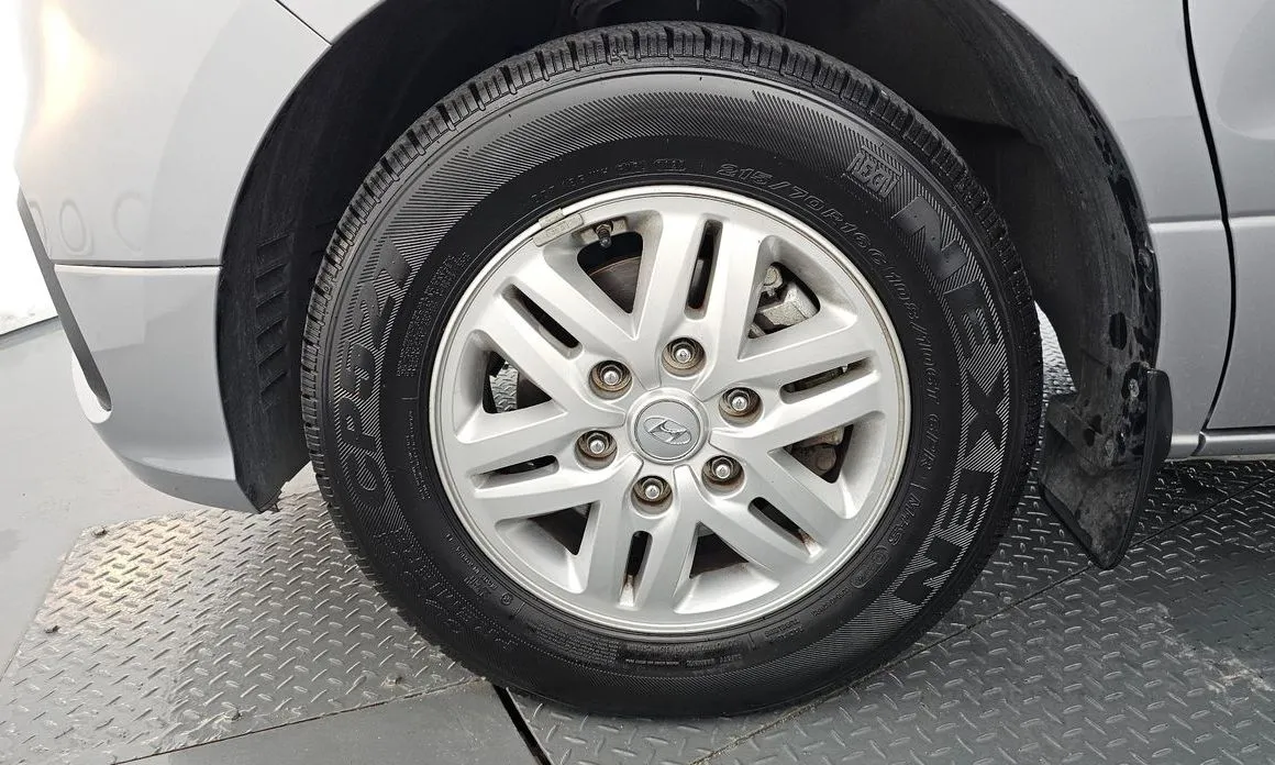 Hyundai Starex — фото 10