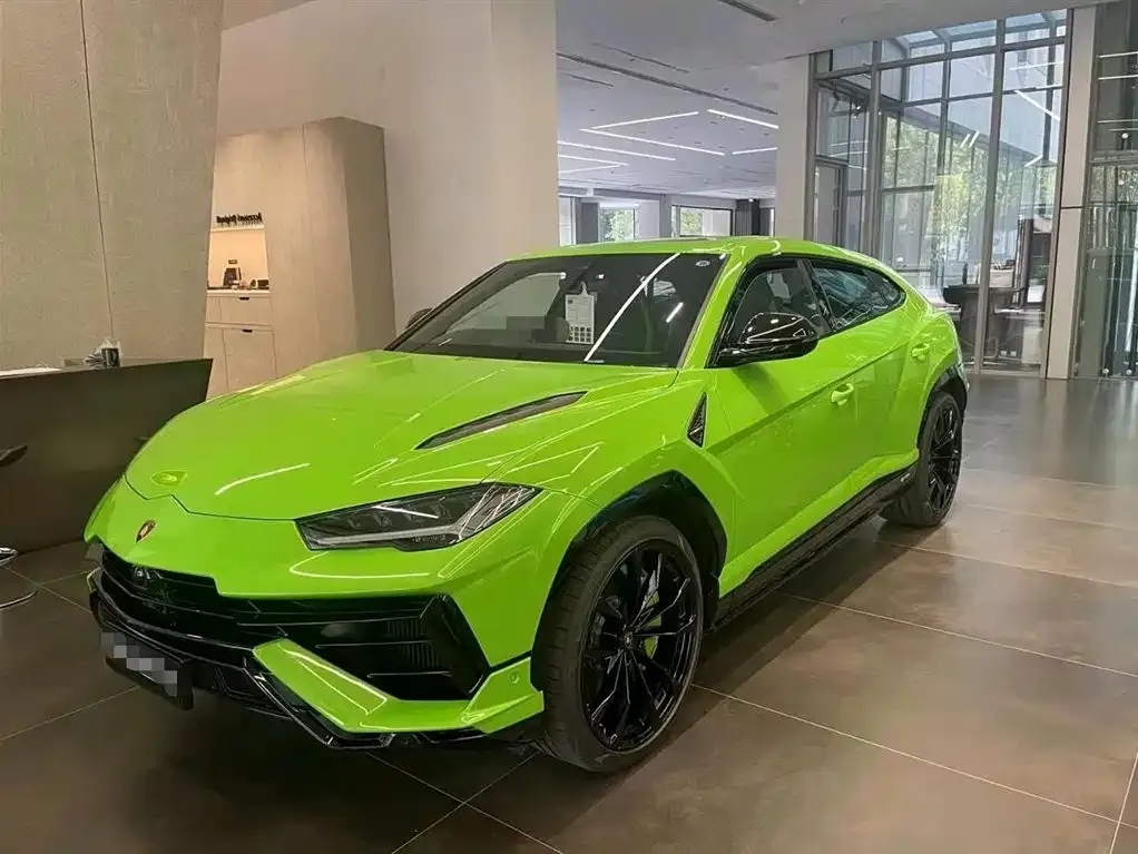 Lamborghini Urus — фото 1