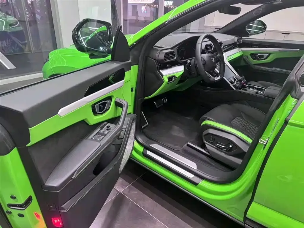 Lamborghini Urus — фото 3