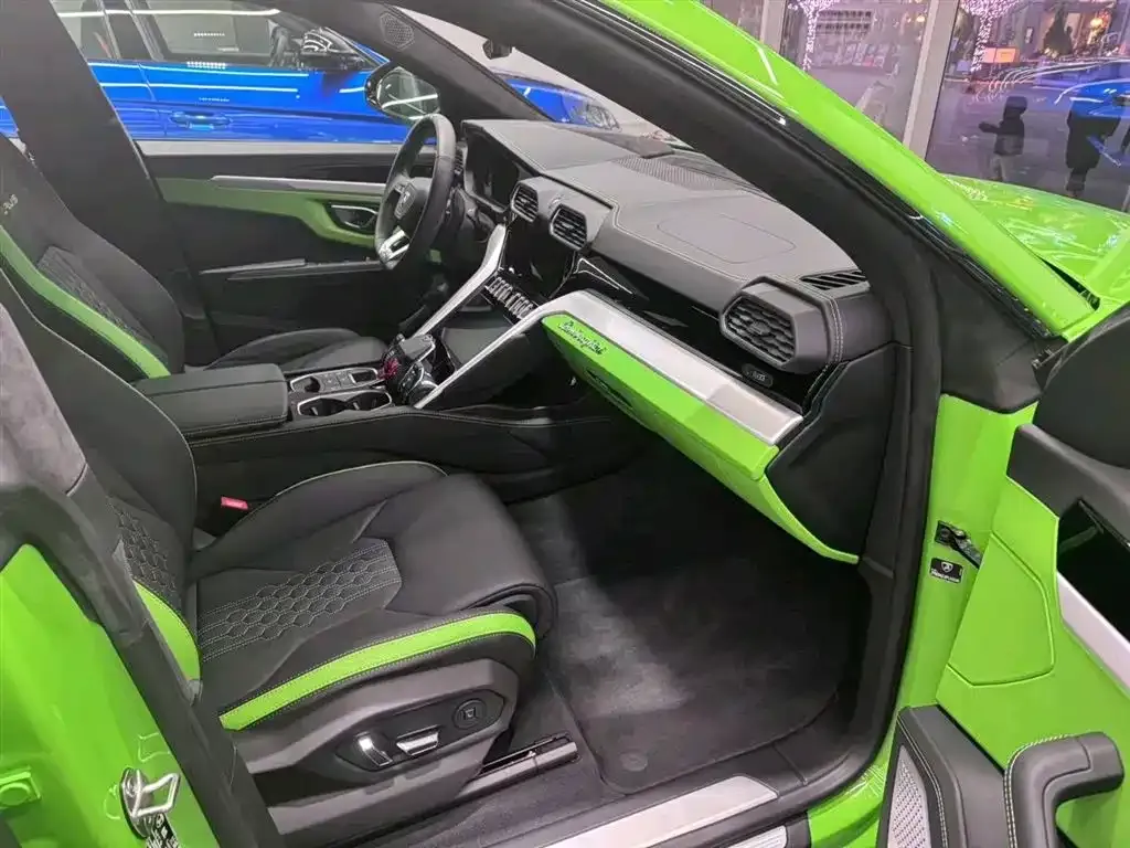 Lamborghini Urus — фото 9