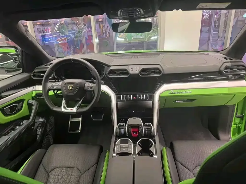 Lamborghini Urus — фото 6