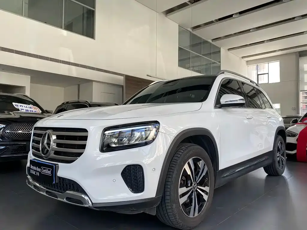 Mercedes-Benz GLB — фото 1