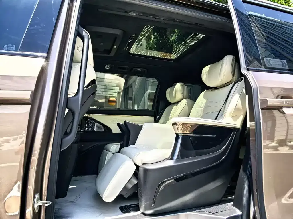 GAC Motor Trumpchi M8 — фото 4