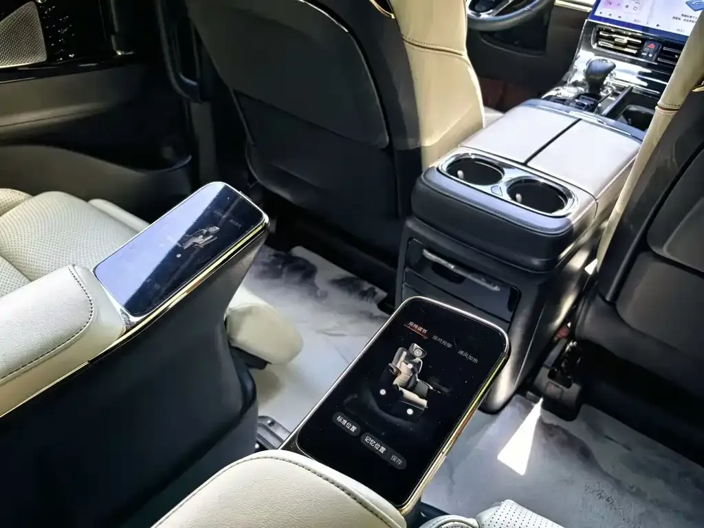 GAC Motor Trumpchi M8 — фото 3