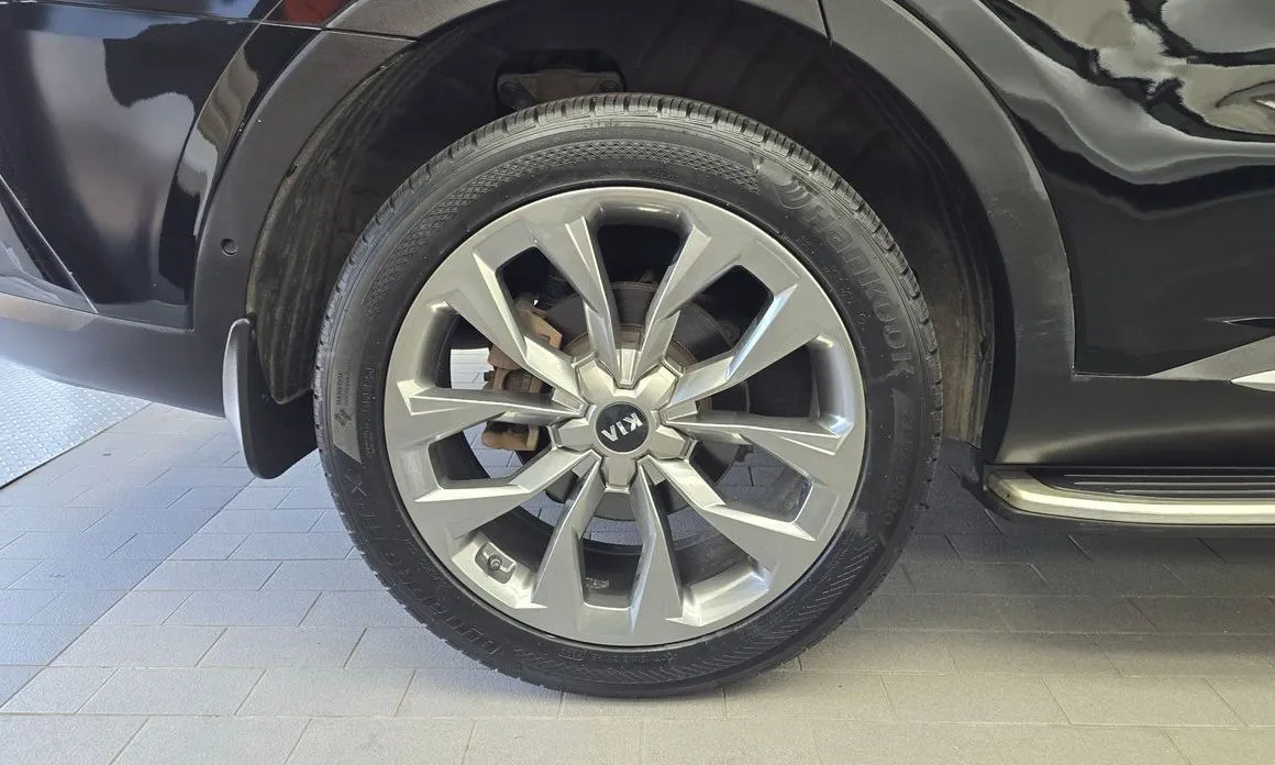 Kia Sorento — фото 10