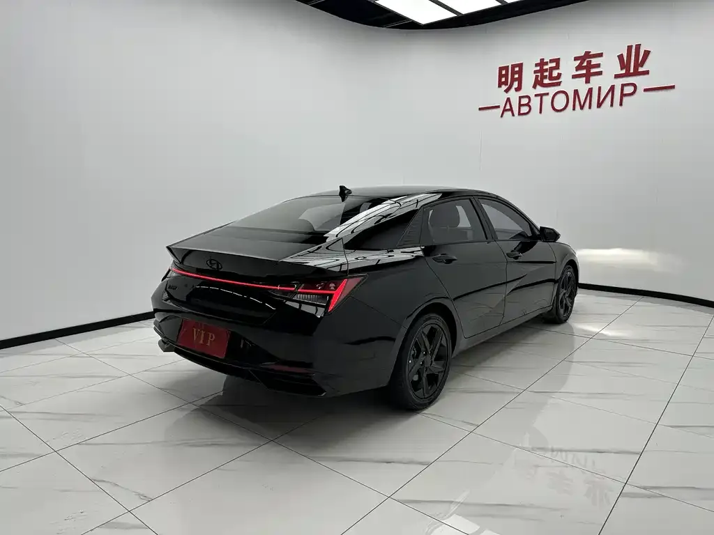 Hyundai Elantra — фото 4