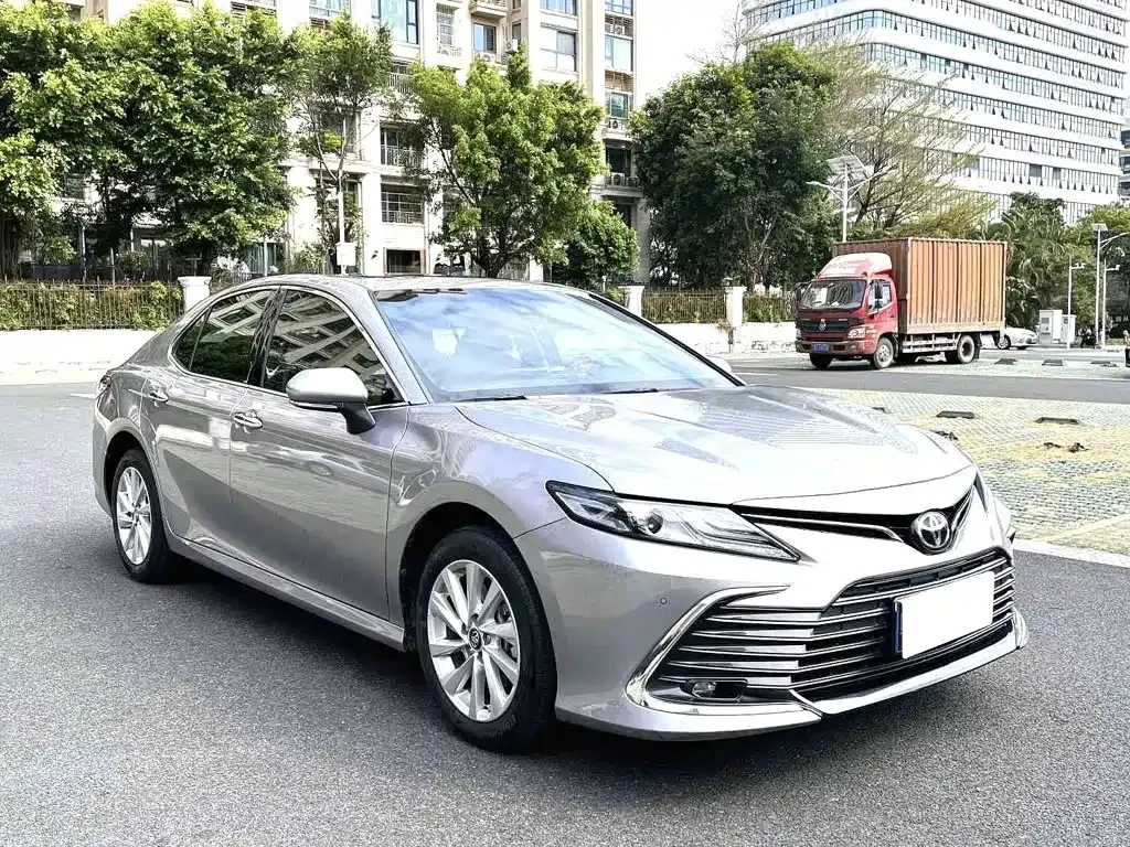 Toyota Camry — фото 6