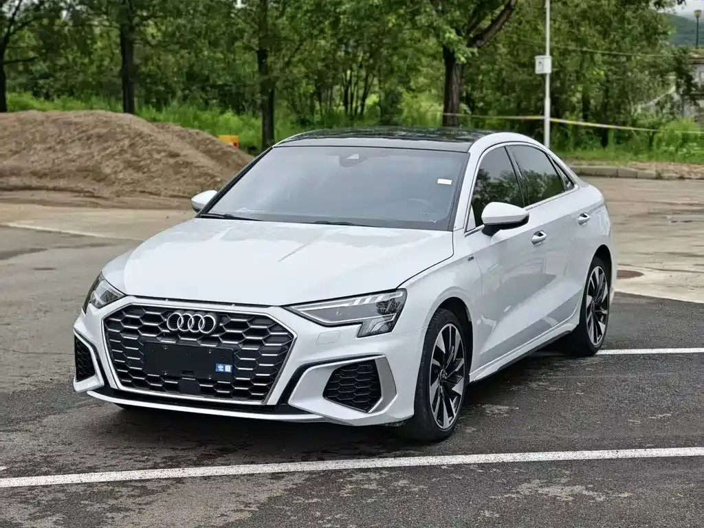 Audi A3 — фото 1
