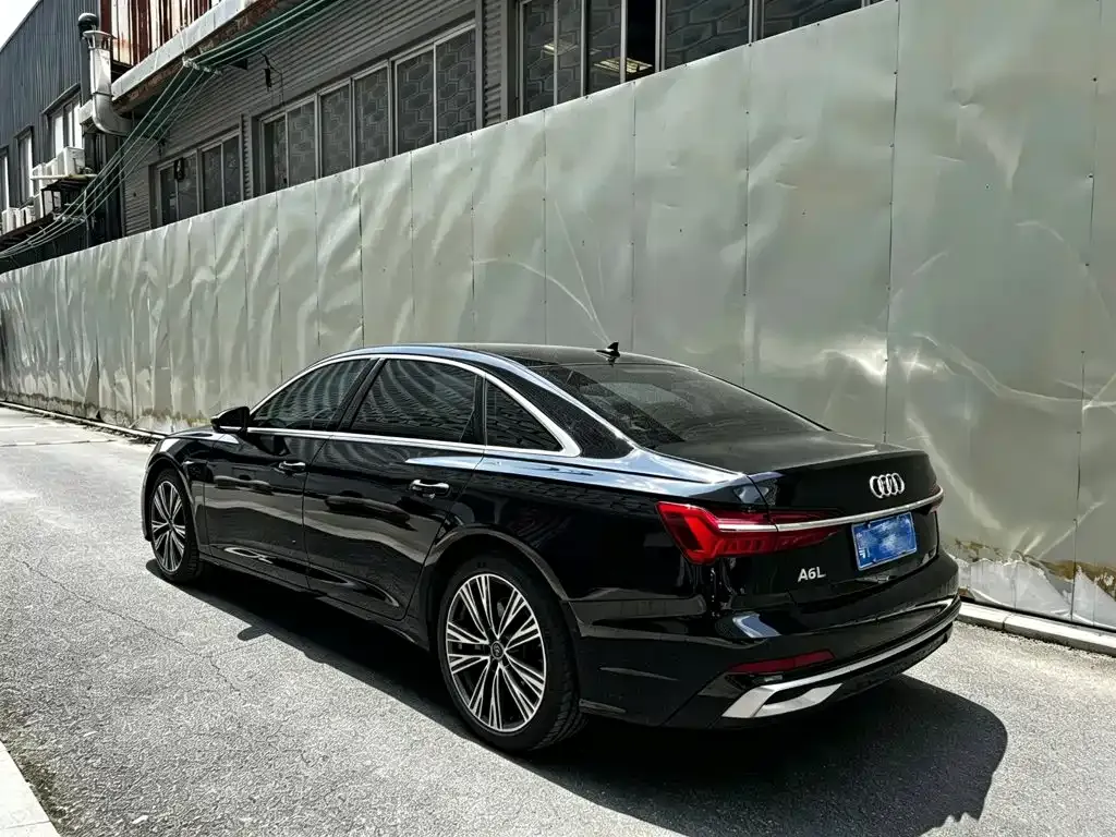 Audi A6L — фото 5