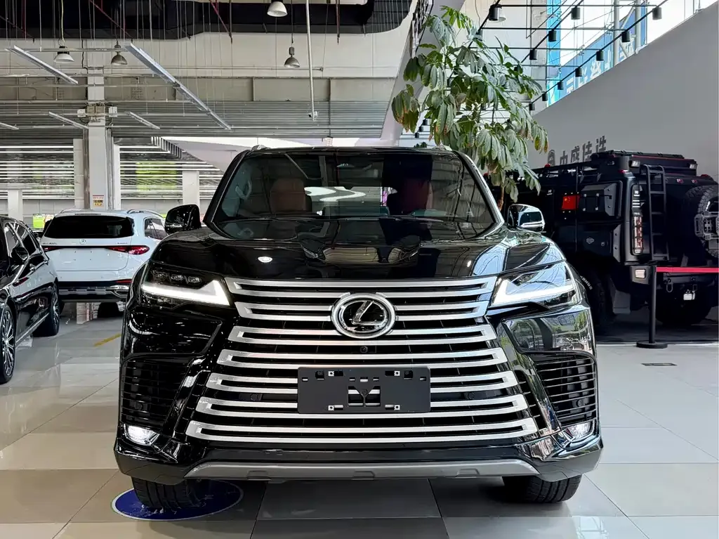 Lexus LX — фото 1