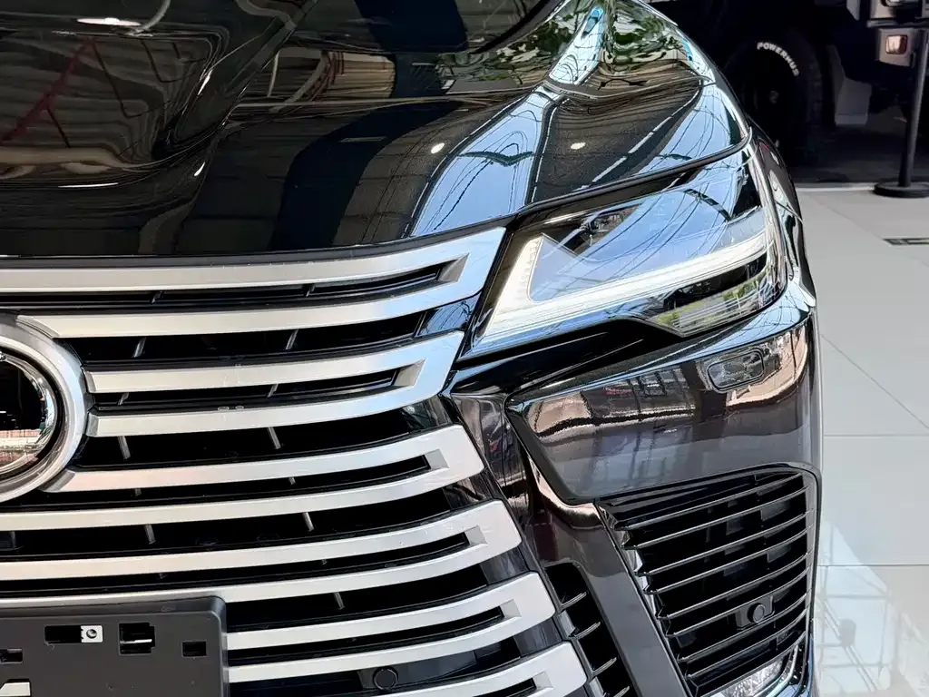 Lexus LX — фото 6