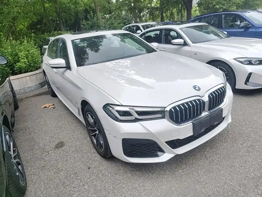 BMW 5 Series — фото 10