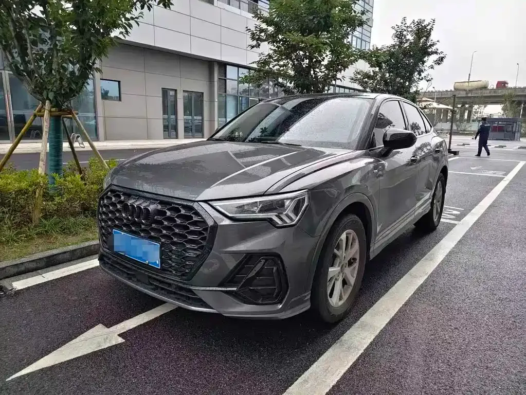 Audi Q3 Sportback — фото 1