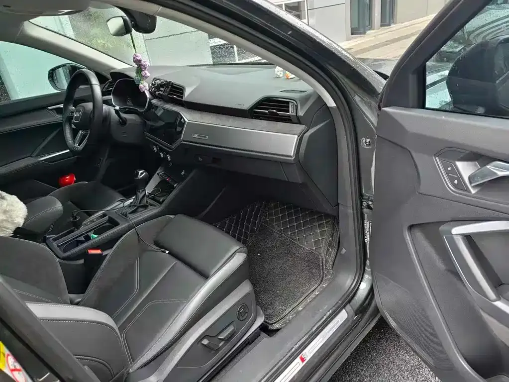 Audi Q3 Sportback — фото 4