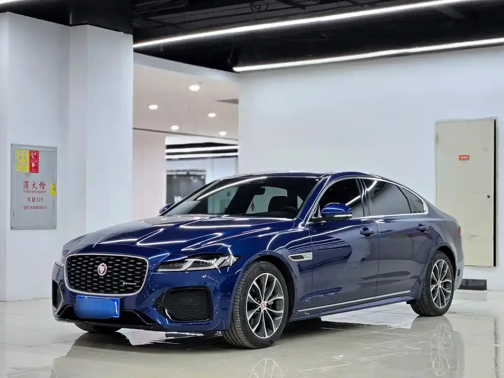 Jaguar XFL — фото 1